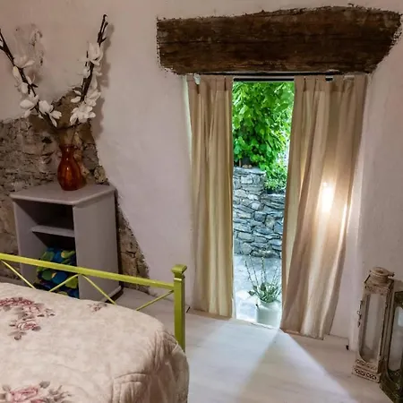 Borgo Di Quarazzana House For Large Groups Tuscany